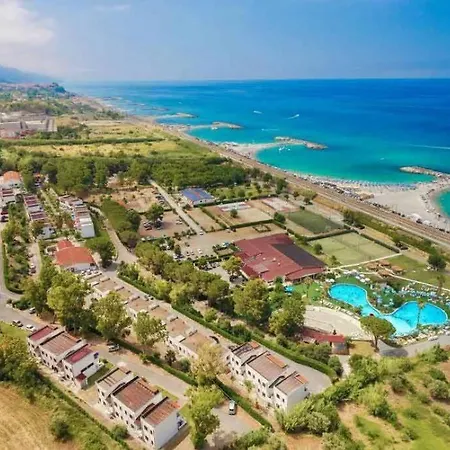 Nel Villaggio Turistico Bahia Apartment Paola